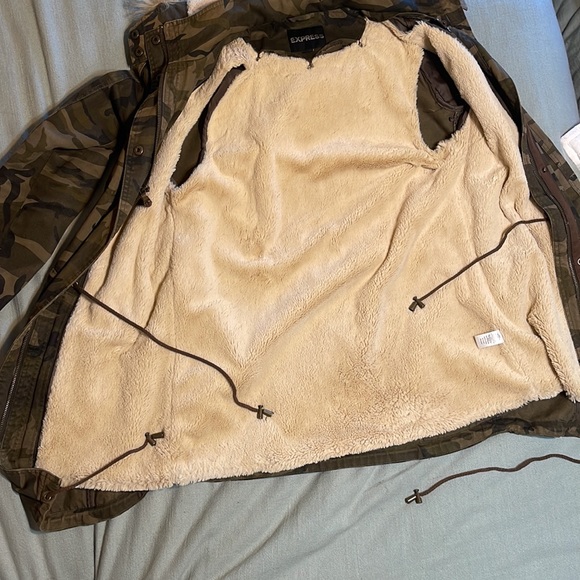 Lined and hooded Express camo jacket - Picture 3 of 6